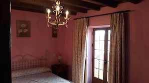 Chambre Standard avec lits jumeaux | Rideaux occultants, Wi-Fi gratuit, draps fournis