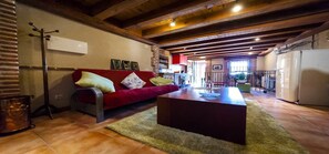 Apartment, 1 Bedroom (Menta) | Living area | 32-inch flat-screen TV with digital channels, TV - Villa Don Juan II (Segovia)