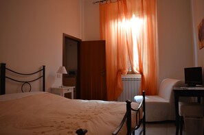 Suite, Private Bathroom, Garden View