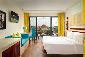 Peralatan tempat tidur premium, bar mini, peti besi dalam bilik 