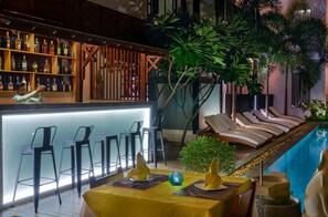 Poolside bar - The Thirdfold Residence (Siem Reap)