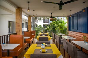 Sarapan Eropah setiap hari (USD 10 seorang) 