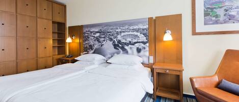 Standard Double Room | Minibar, in-room safe, desk, laptop workspace