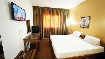 20 bedrooms, premium bedding, in-room safe, desk