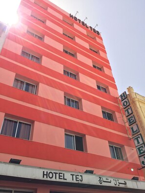 Front of property - Hotel TEJ (Tunis)