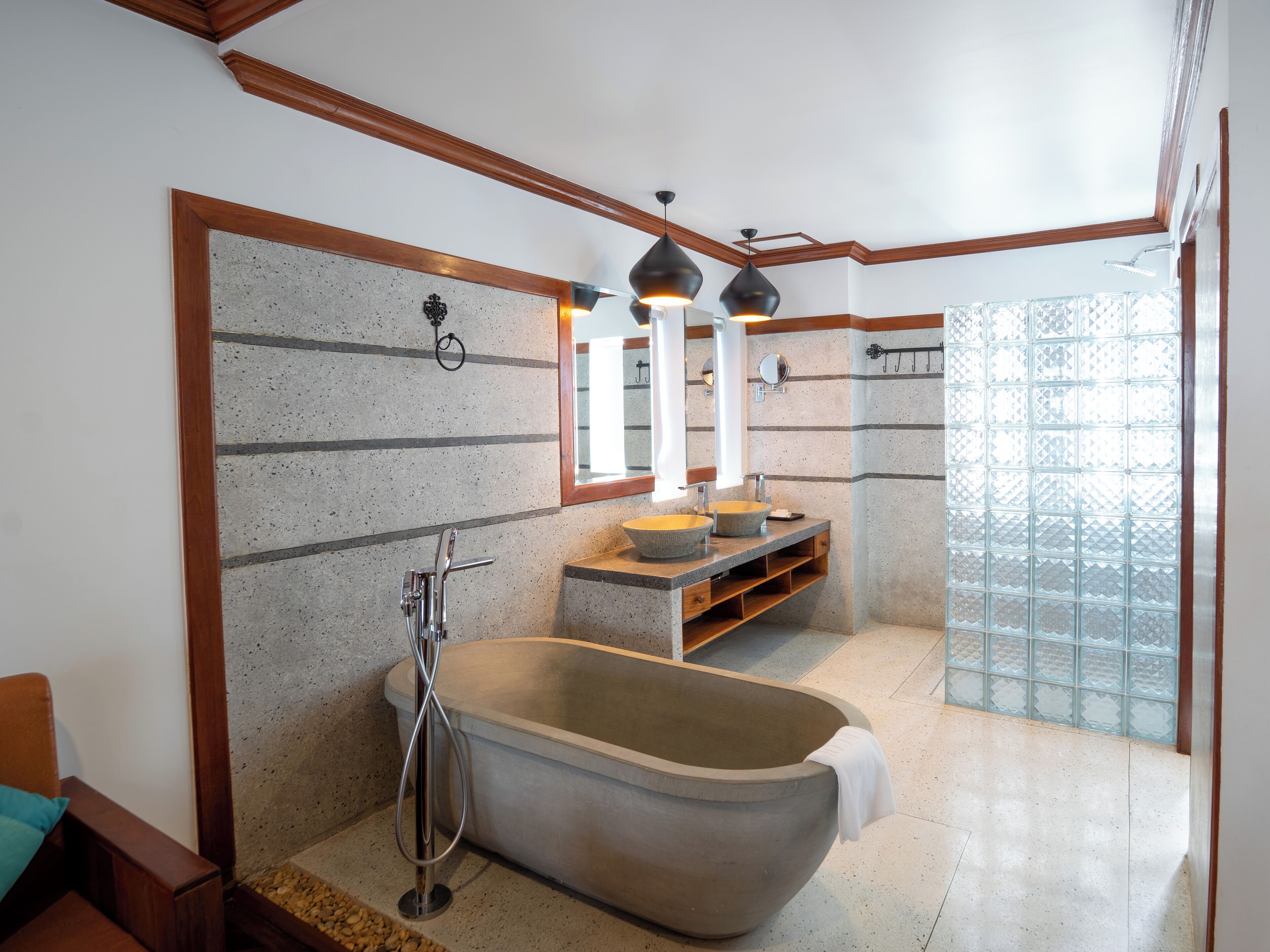 junior suite | bathroom | separate bathtub and shower, deep-soaking bathtub, rainfall showerhead