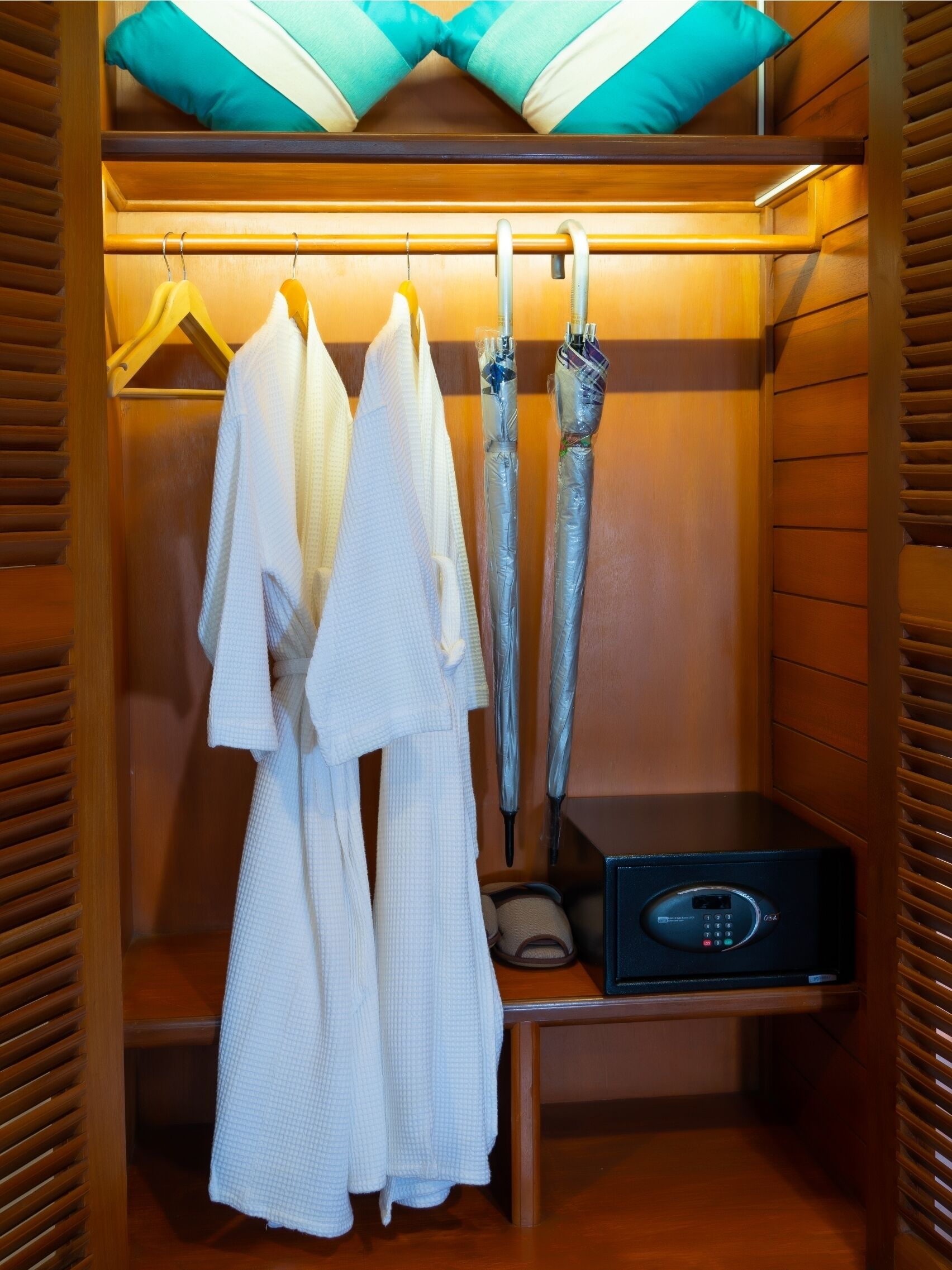 deluxe twin room | room amenity