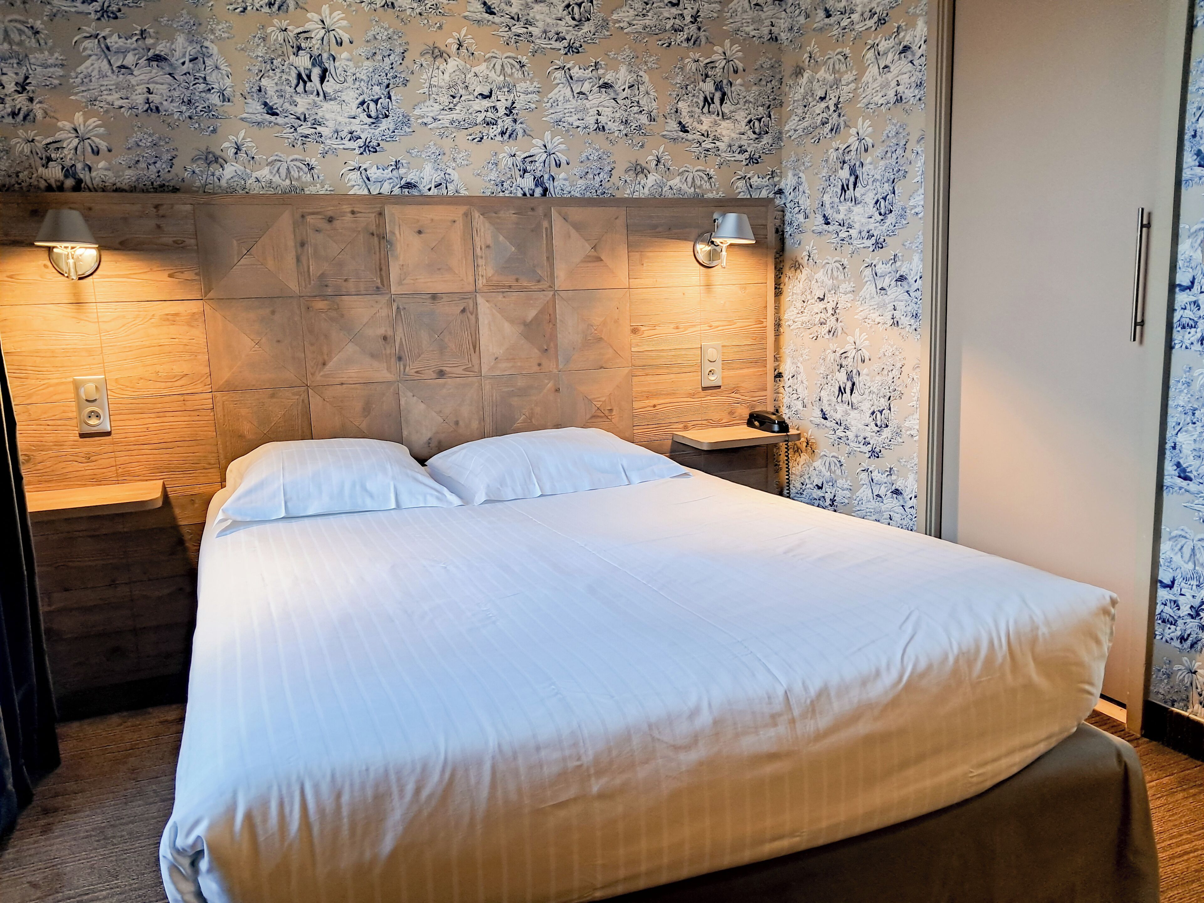 standard double room | premium bedding, desk, soundproofing, free wifi