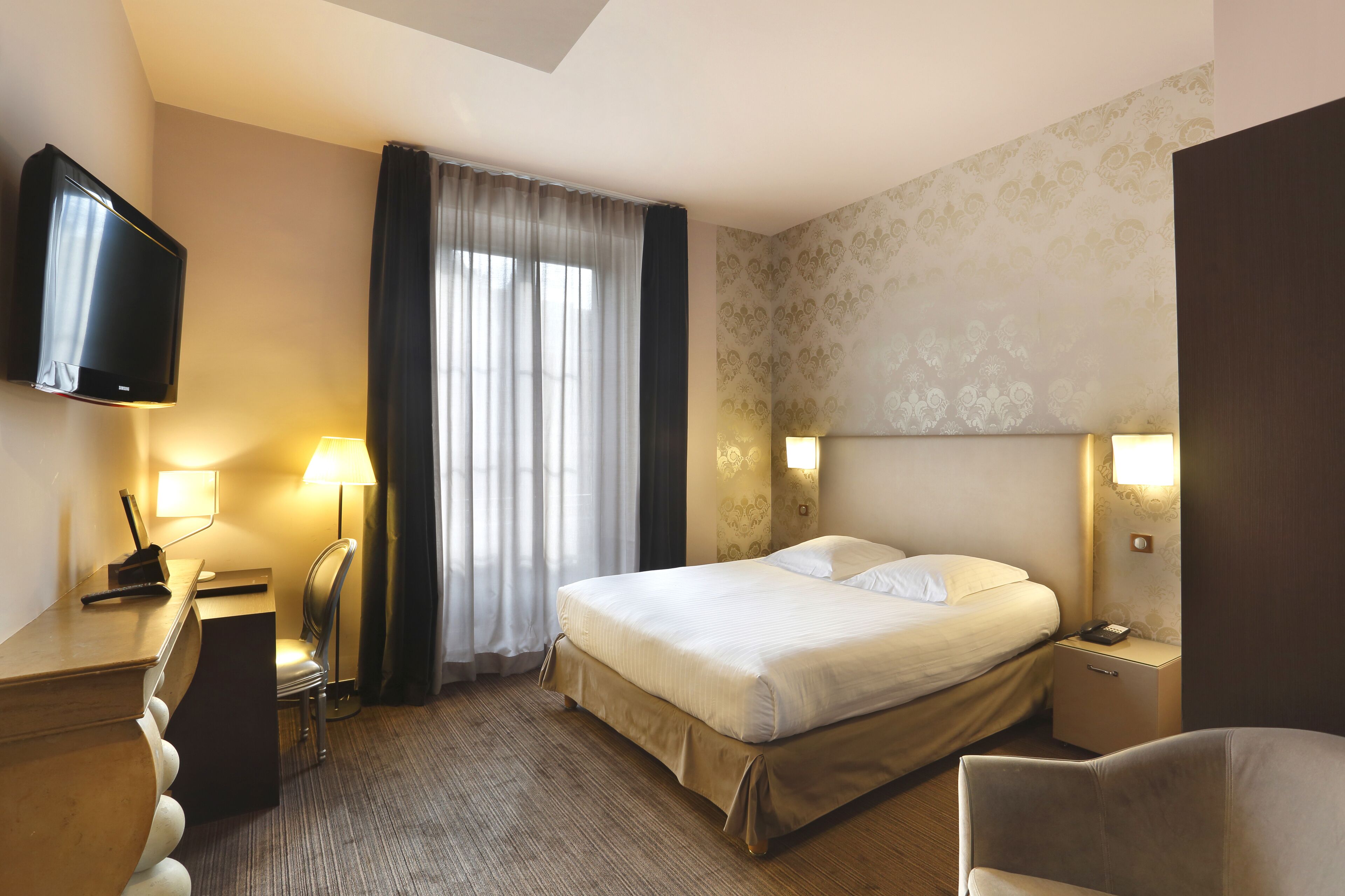 comfort double room | premium bedding, desk, soundproofing, free wifi