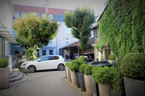 Courtyard - Hôtel de Paris (Besancon)