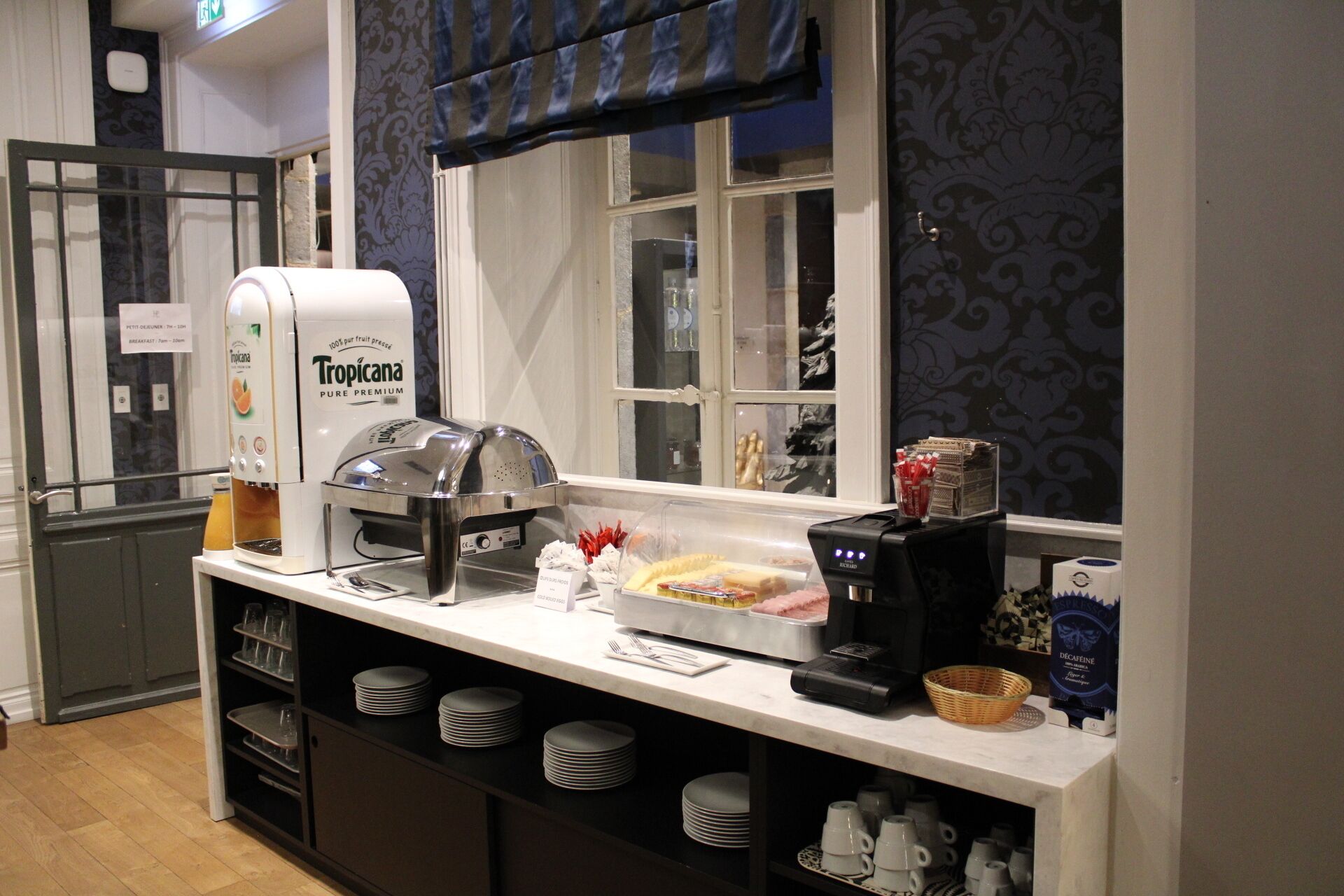 daily buffet breakfast (eur 16.00 per person)