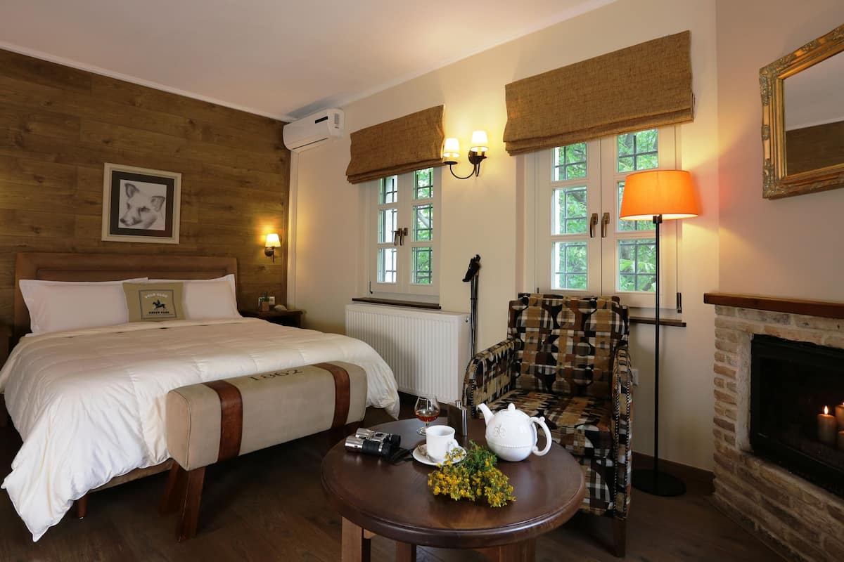 Chambre supérieure double | Minibar, coffre-fort, bureau, système d’insonorisation