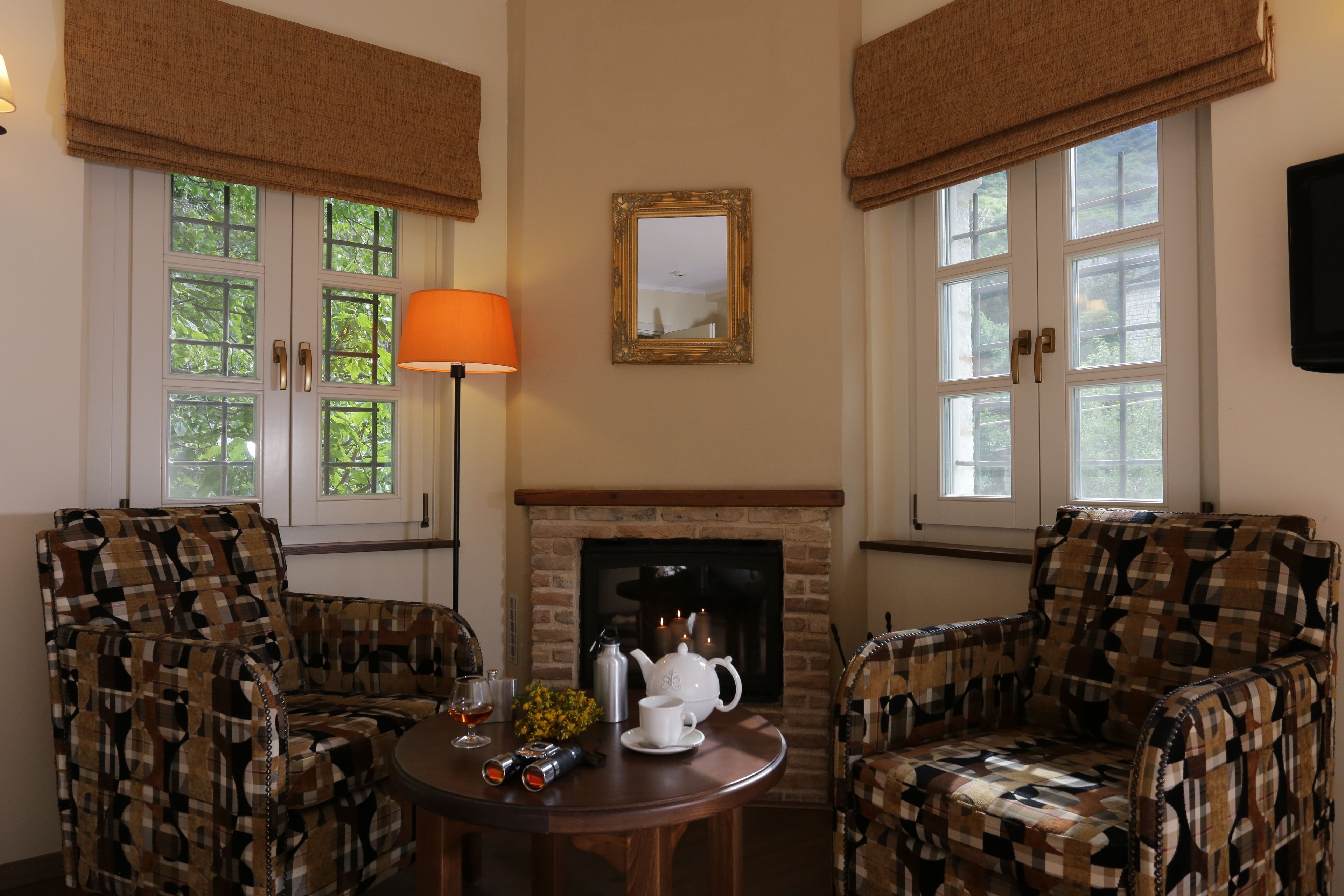 superior double room | living room | led tv