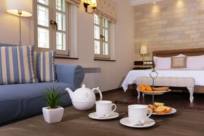 Suite | Wohnbereich | LED-Fernseher