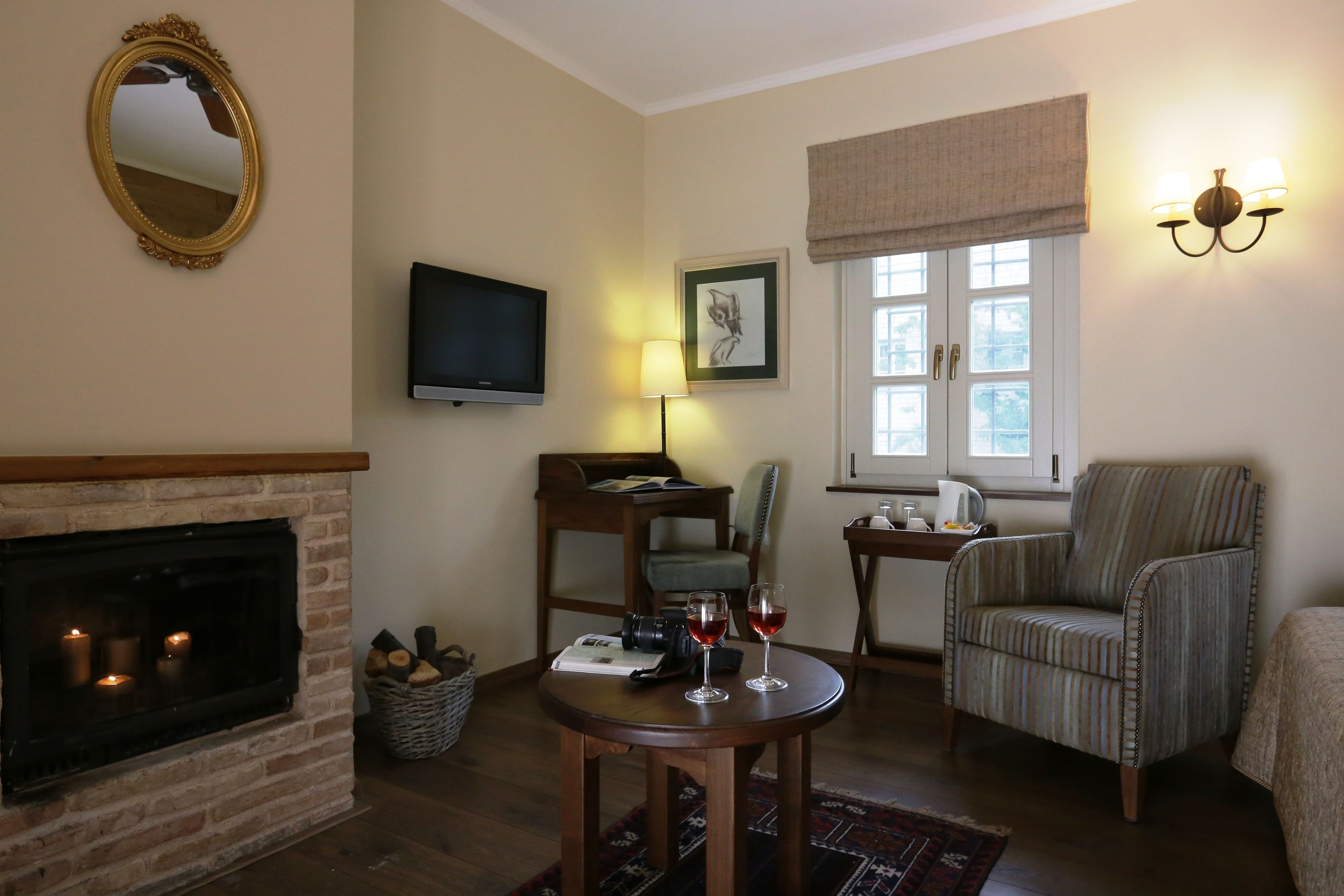 superior double room | living area | led tv