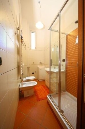 Suite familiar, 1 habitación, cocineta | Baño