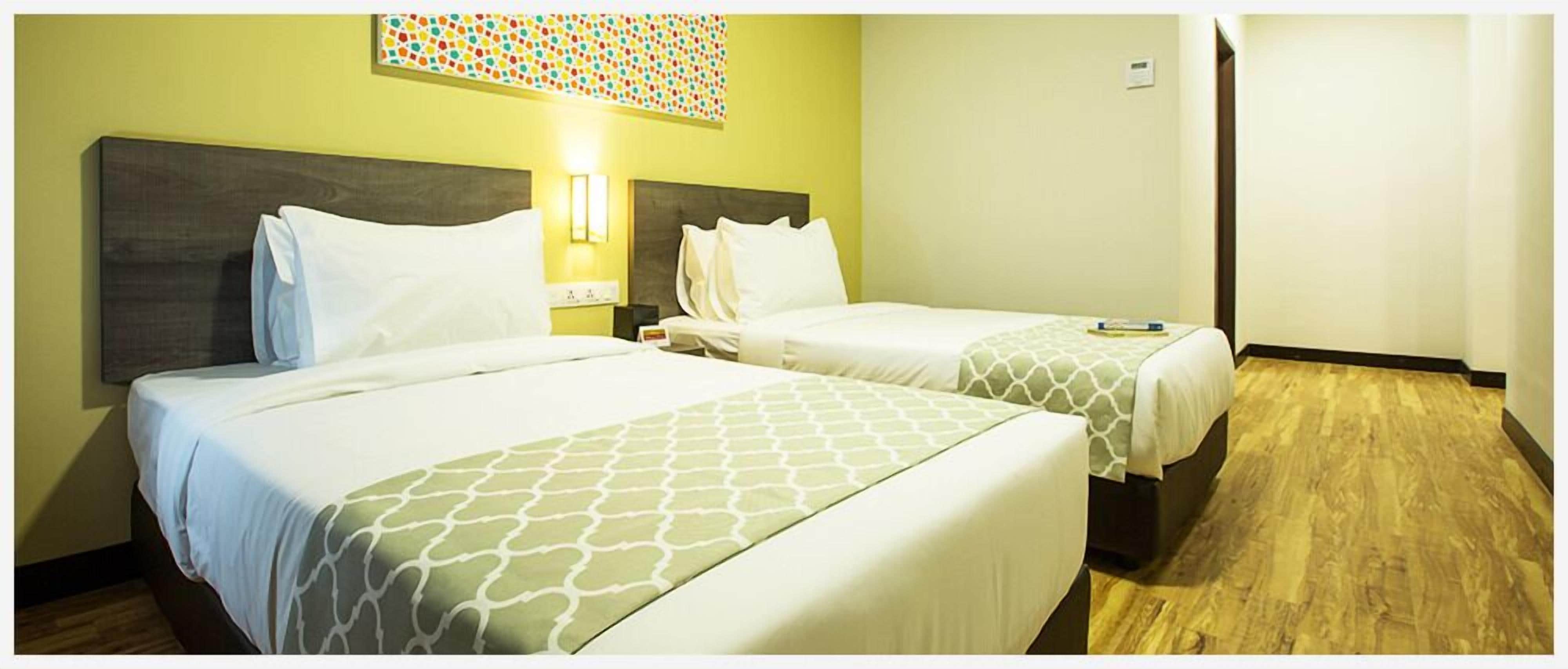 family suite | desk, soundproofing, free cots/infant beds, free wifi