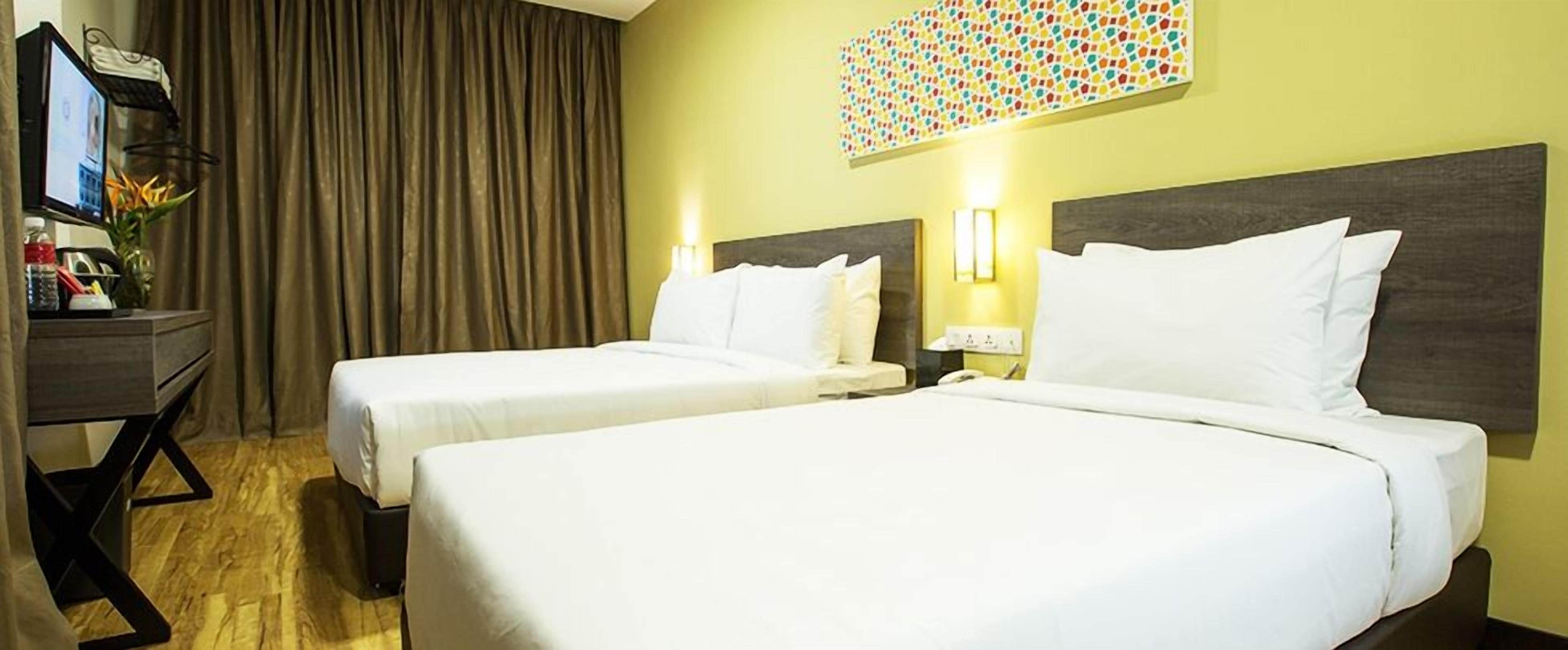 family deluxe | desk, soundproofing, free cots/infant beds, free wifi