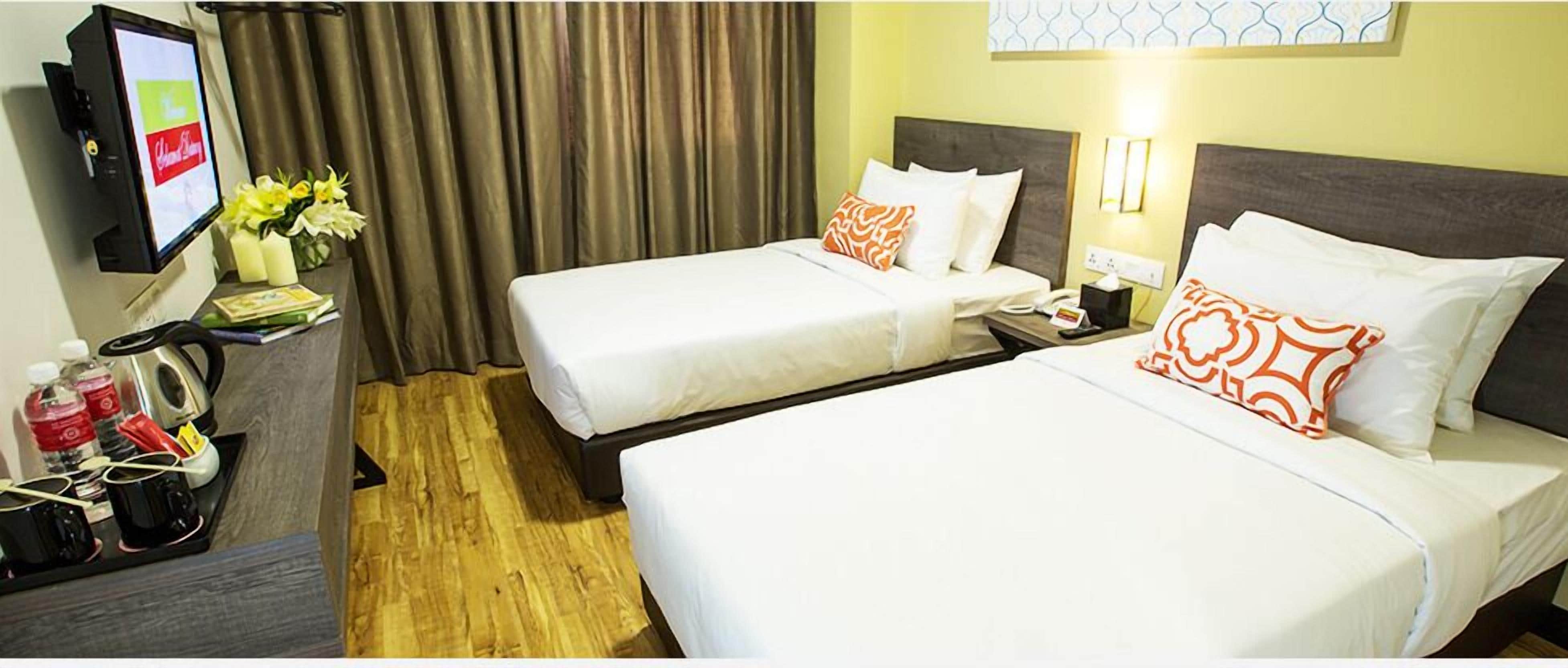 deluxe twin | desk, soundproofing, free cots/infant beds, free wifi