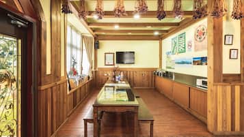 Free cooked-to-order breakfast