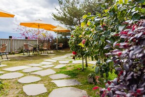 屋外ダイニングエリア