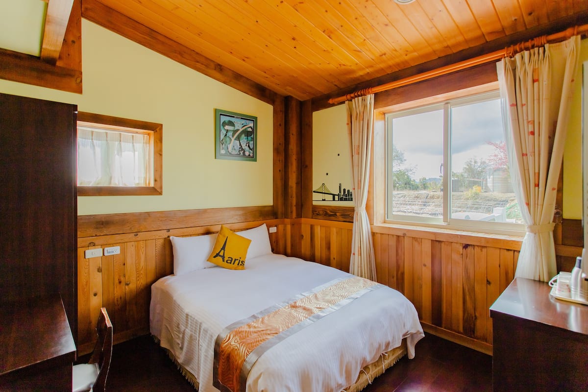 Habitación doble estándar (-A-) | Cortinas blackout, wifi gratis y ropa de cama