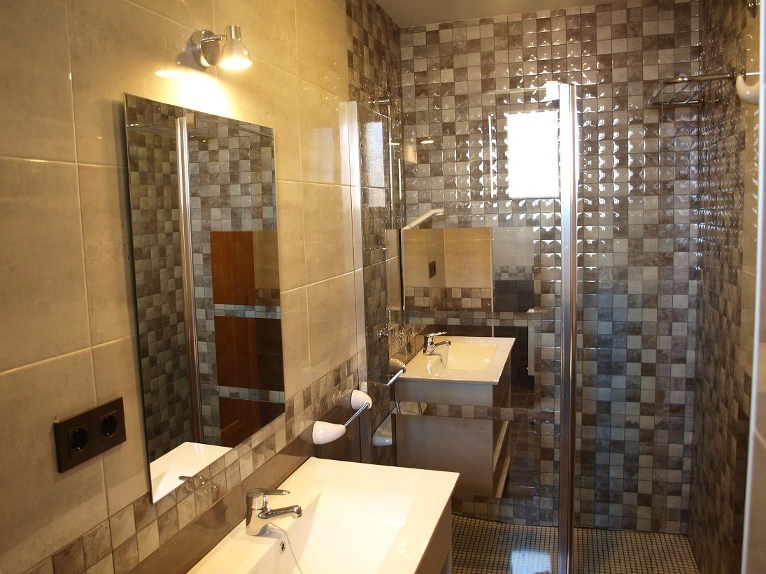 double room | bathroom | free toiletries, hair dryer, towels