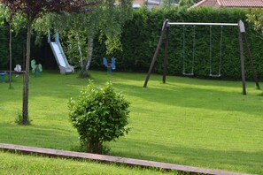 Children’s play area – outdoor - Hostería La Moraleja (Medio Cudeyo)