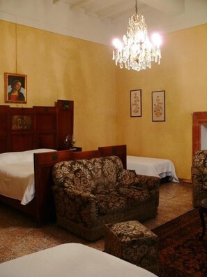 Cribs/infant beds, free WiFi - Agriturismo La Corte dei Semplici (Bordolano)