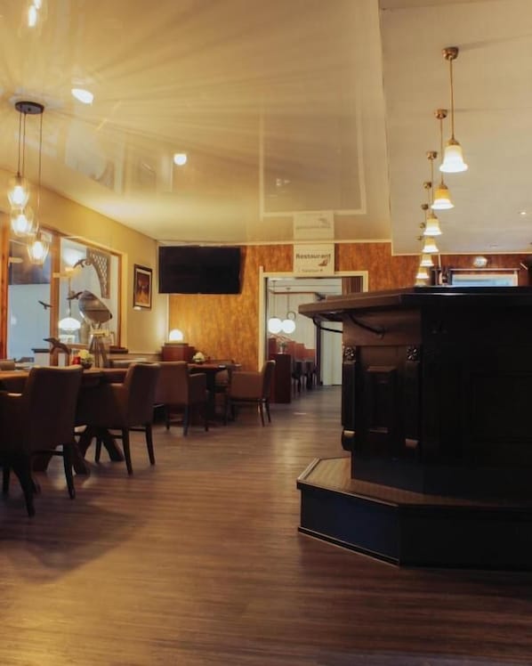 Serveert lunch en diner