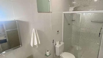 Superior Triple Room, 2 Bedrooms | Bathroom | Soap, toilet paper