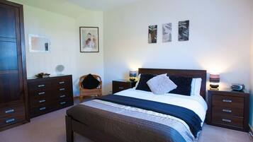 Cottage, Ensuite | 1 bedroom, iron/ironing board, free WiFi, bed sheets