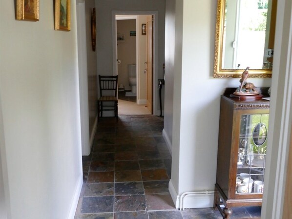 Lobby - The Willows Accommodation (Wincanton)
