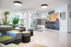Lobby-Lounge