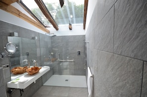 Apartment, 4 Bedrooms | Bathroom - Arantza Apartamentuak (Arantza)