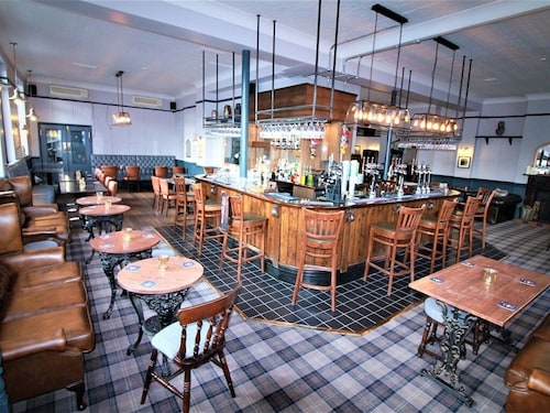 Summerfield Pub & Boutique Rooms