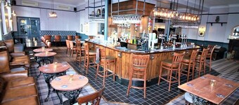 Summerfield Pub & Boutique Rooms