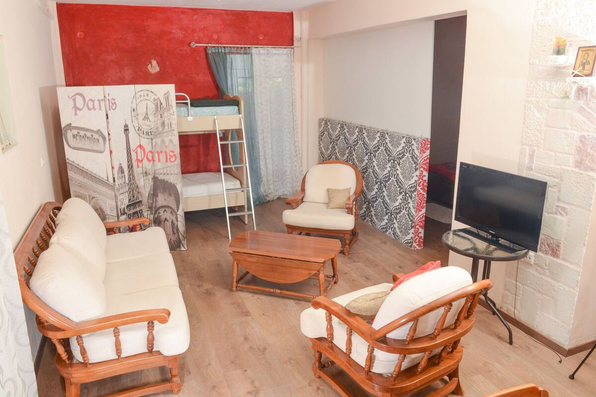 Superior-Apartment, 2 Schlafzimmer | Zimmersafe, schallisolierte Zimmer, Bügeleisen/Bügelbrett