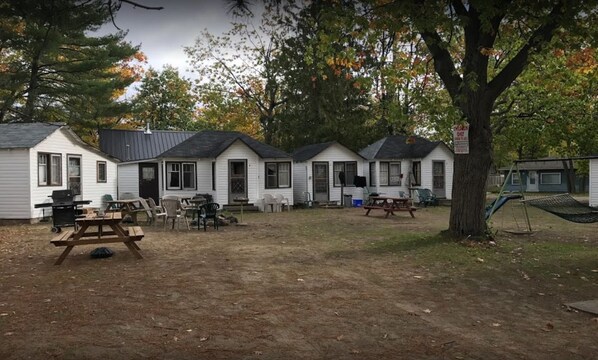 Exterior - Wishing Well Cottages (Wasaga Beach)