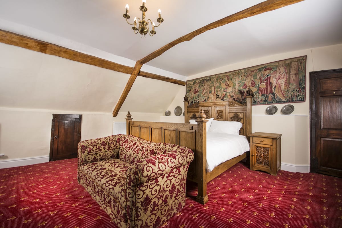 Deluxe penthouse, 1 kingsize bed, uitzicht op bergen, tuin | Individueel gedecoreerd, individueel gemeubileerd, geluiddichte muren