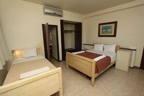 Standard Room, 1 Queen Bed | In-room safe, free WiFi - Hostal las Americas - Hostel (Oaxaca)
