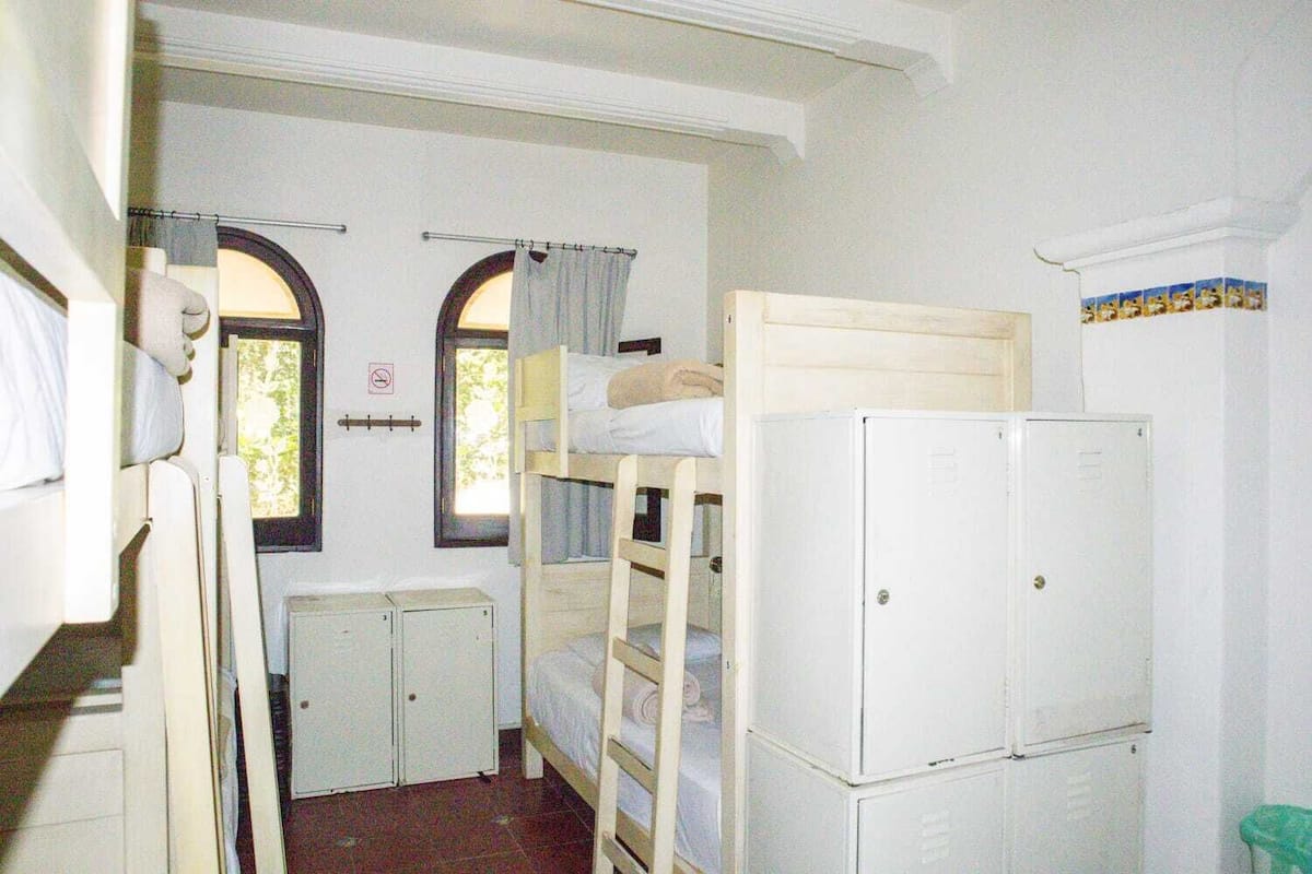 Economy Shared Dormitory, Men only