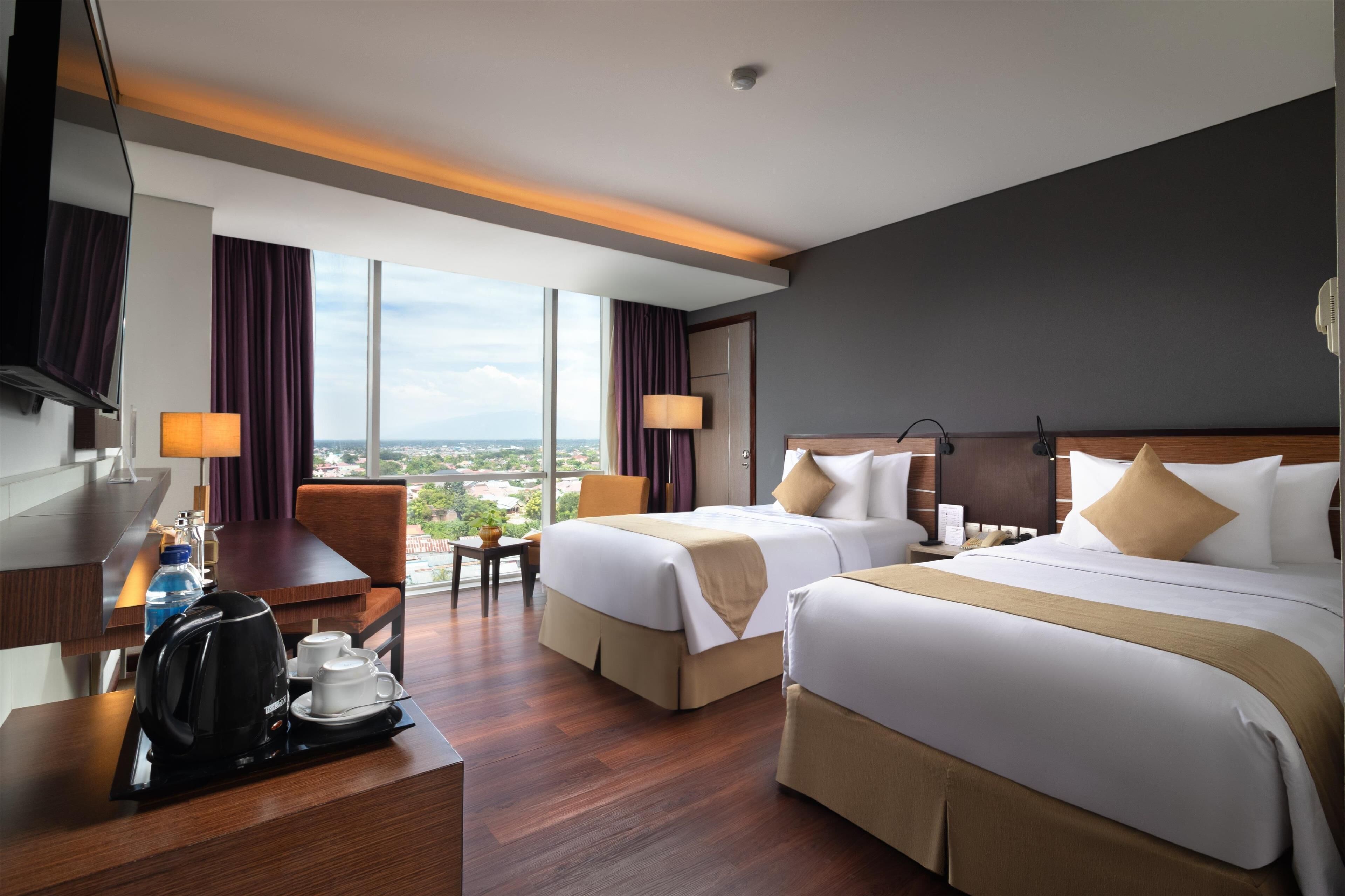 Premium bedding, minibar, in-room safe, desk