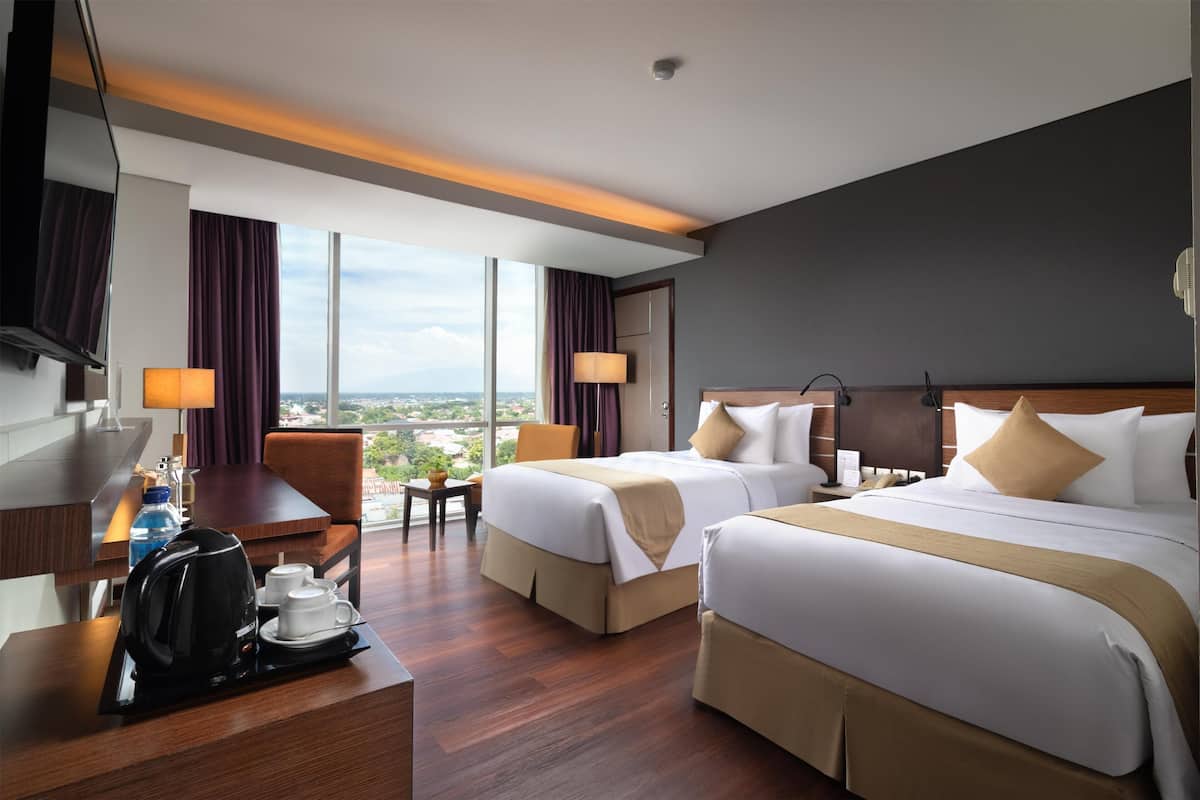 1 bedroom, premium bedding, minibar, in-room safe