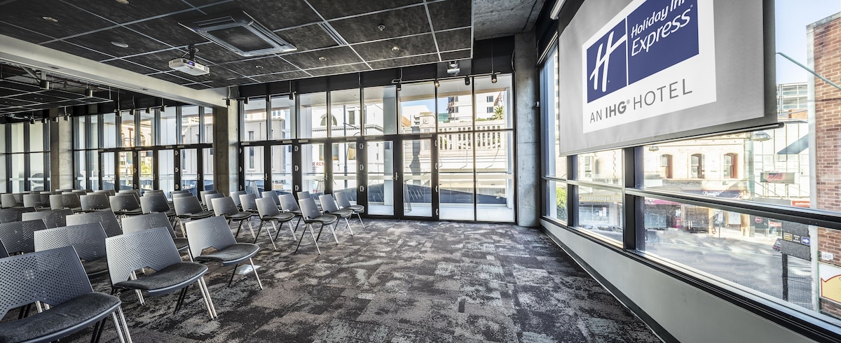 Holiday Inn Express Adelaide City Centre by IHG