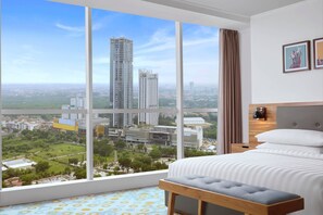 Caja de seguridad en la habitación y escritorio