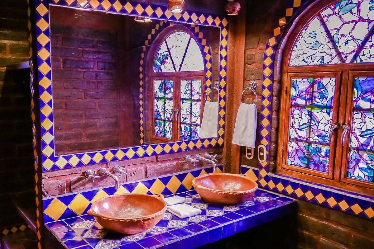 family chalet | bathroom | free toiletries, towels