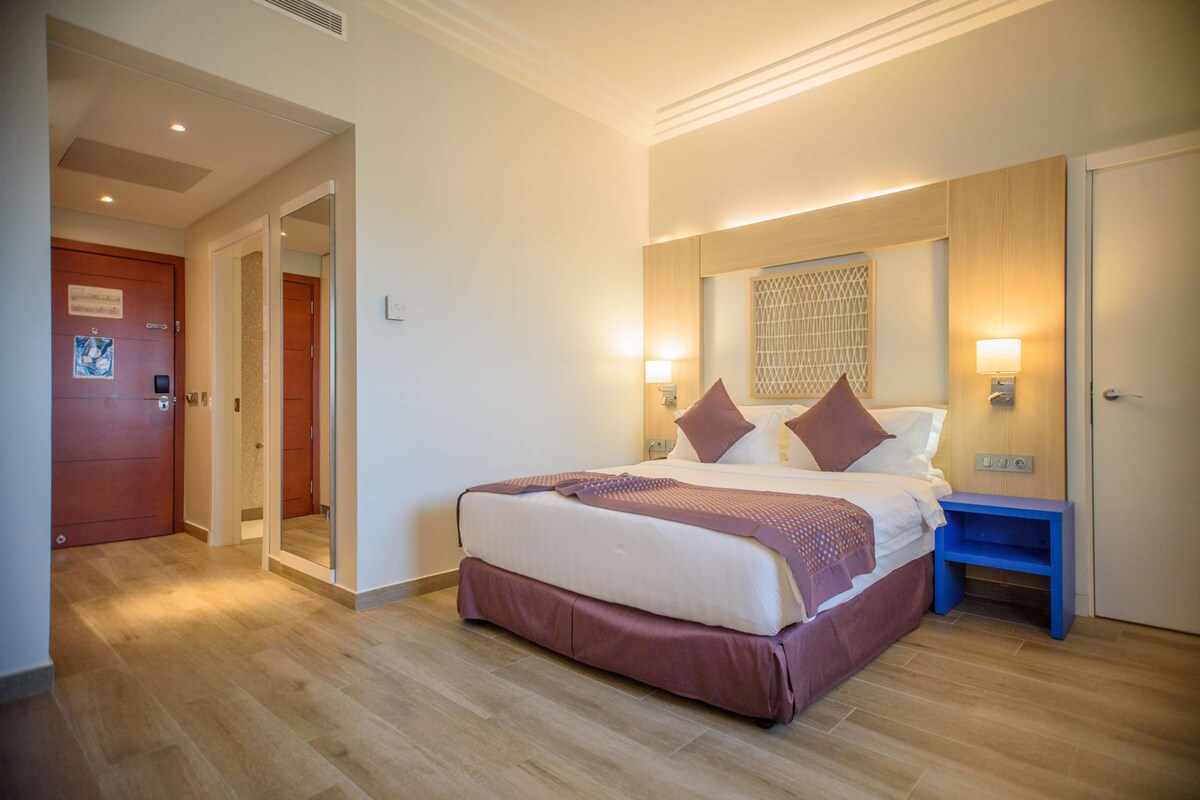 Habitación estándar, 1 cama matrimonial, con acceso para personas discapacitadas | Ropa de cama de alta calidad y minibar 