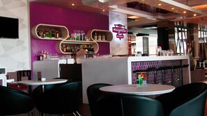 Lobby lounge - Holiday Inn Bandung Pasteur by IHG (Bandung)