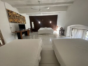 Master Suite | 客房内保险箱、熨斗/熨板、免费 WiFi